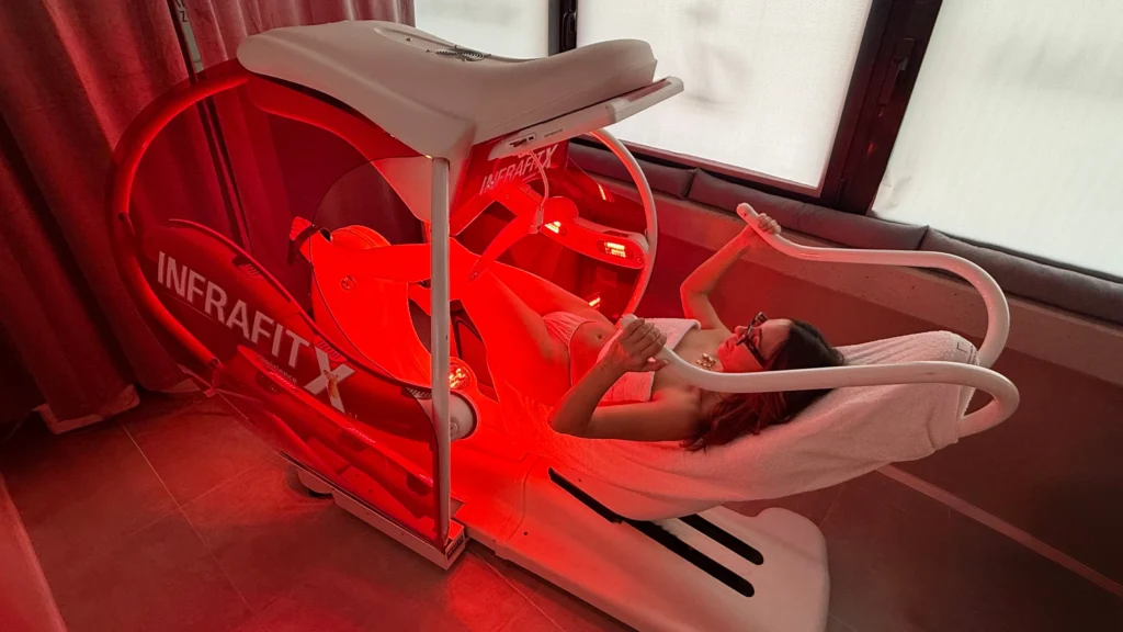 Infrafixt macchinario provato da una ragazza